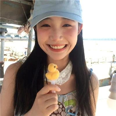 带剑女孩
